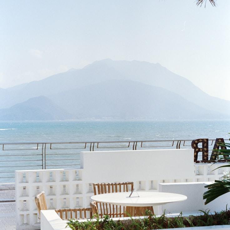Outdoor terrace seating suitable for families in Milan